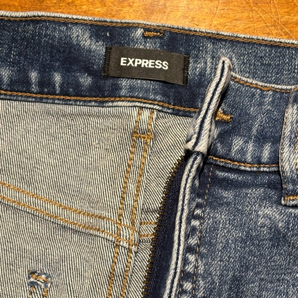 Express Modern Straight Super High Rise distressed Jeans - Picture 13 of 15